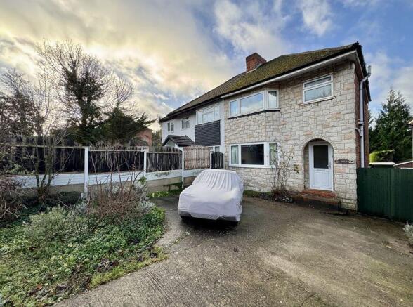 3 bedroom semi-detached house for sale