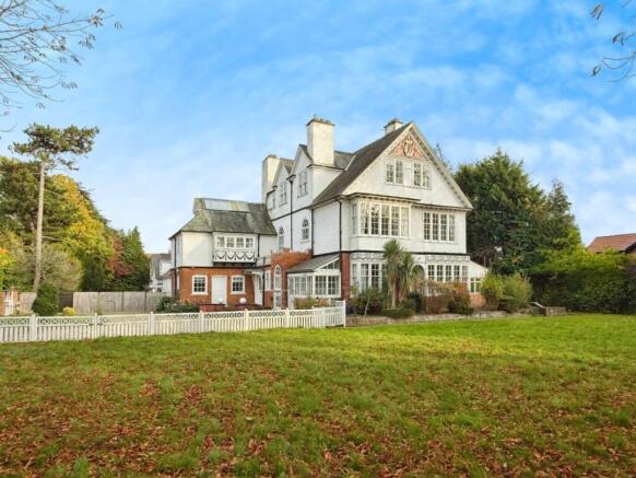 9 bedroom detached house for sale