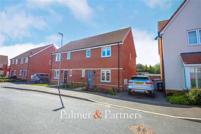 3 bedroom semi-detached house for sale