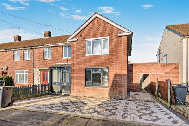 3 bedroom end of terrace house for sale