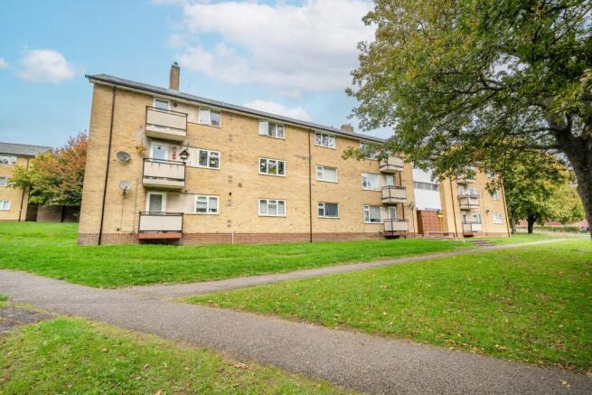 2 bedroom ground floor flat for sale