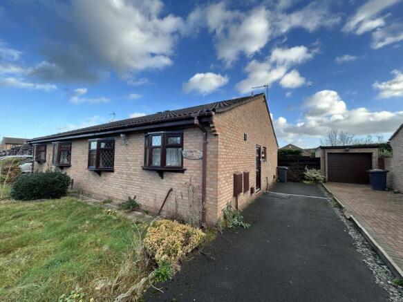 2 bedroom semi-detached bungalow for sale