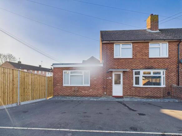 2 bedroom end of terrace house for sale