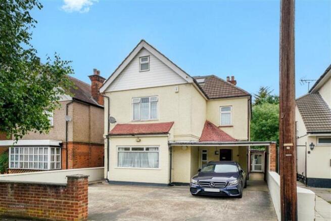 6 bedroom detached house for sale