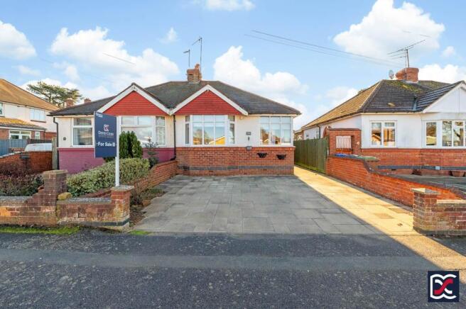 2 bedroom semi-detached bungalow for sale