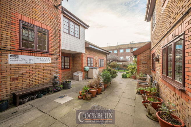 2 bedroom flat for sale