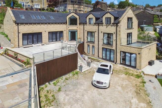 6 bedroom detached house for sale