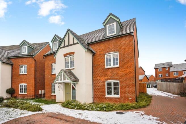 6 bedroom detached house for sale