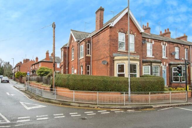 4 bedroom end of terrace house for sale