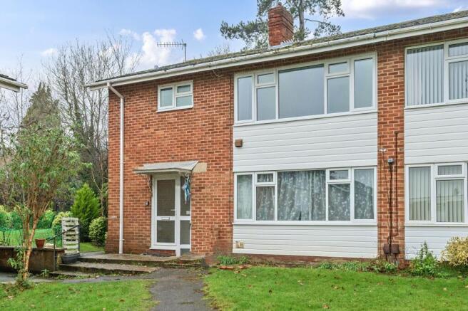 2 bedroom maisonette for sale