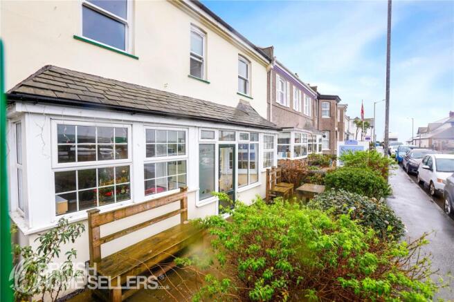 8 bedroom terraced house for sale