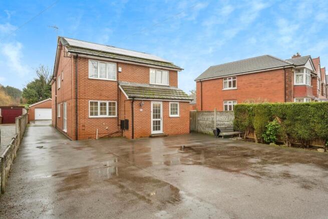 6 bedroom detached house for sale