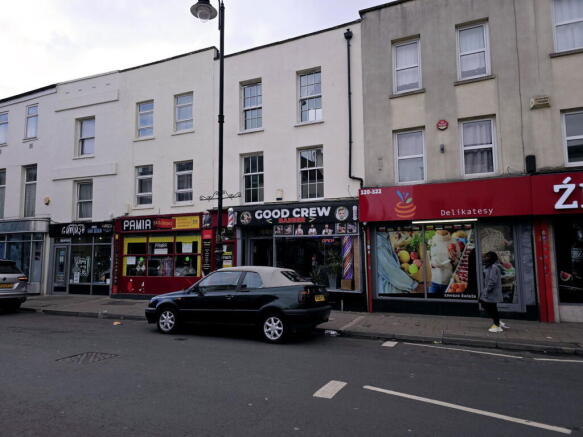 4 bedroom terraced house for sale