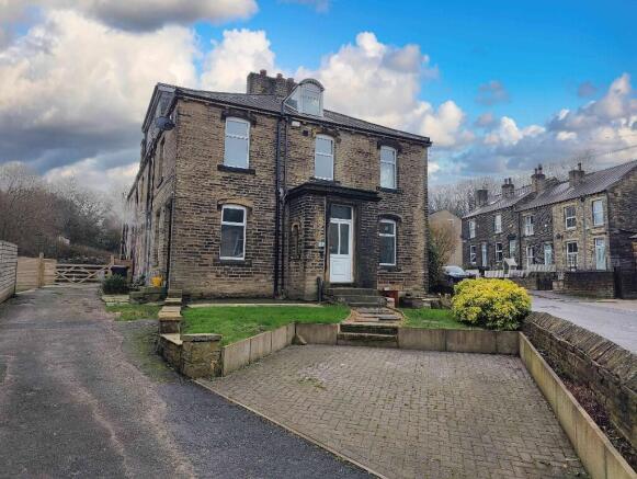 3 bedroom end of terrace house for sale