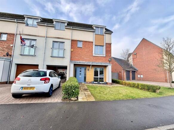 4 bedroom semi-detached house for sale