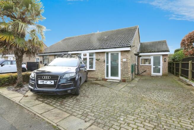 2 bedroom semi-detached bungalow for sale