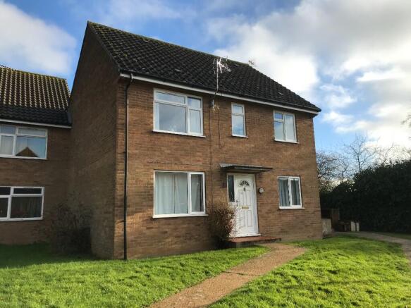 2 bedroom ground floor flat for sale