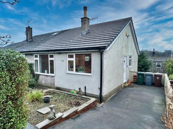2 bedroom semi-detached bungalow for sale