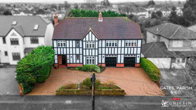 5 bedroom detached house for sale