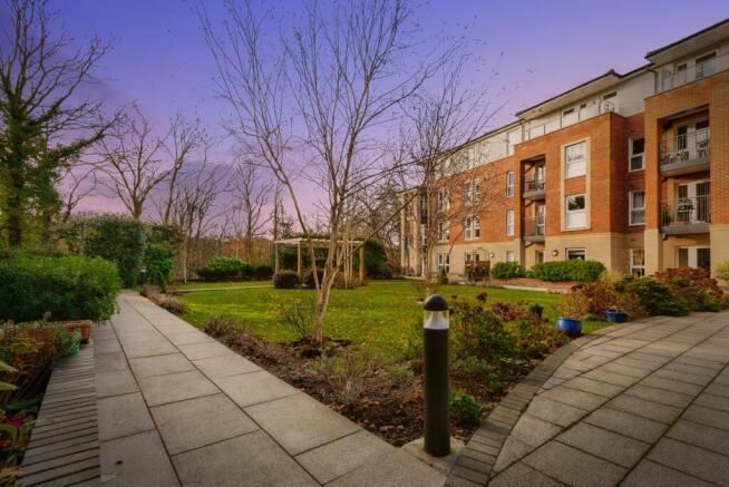 2 bedroom flat for sale