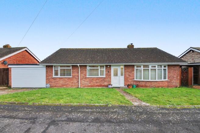 3 bedroom detached bungalow for sale
