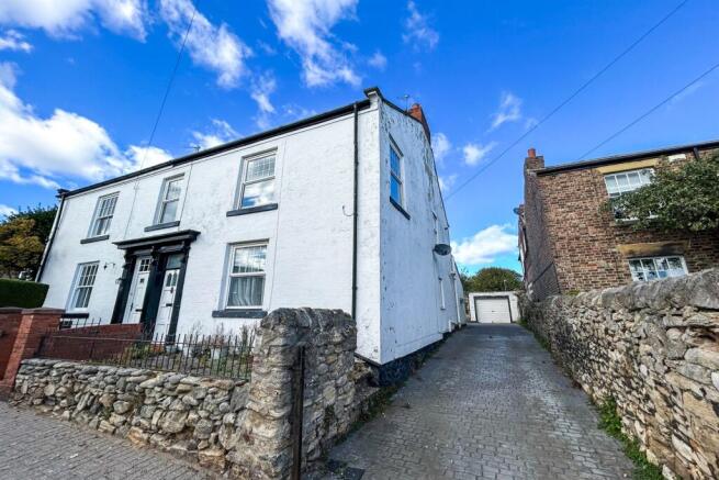 4 bedroom end of terrace house for sale