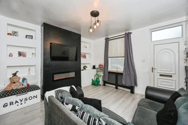 2 bedroom terraced house for sale