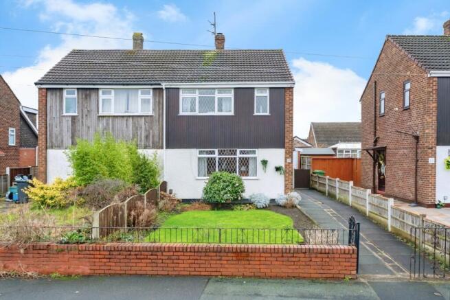 2 bedroom semi-detached house for sale