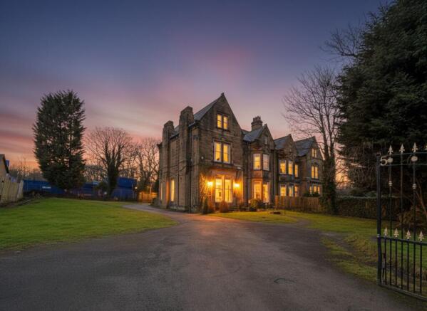 9 bedroom semi-detached house for sale