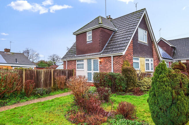 2 bedroom semi-detached bungalow for sale