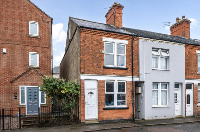 2 bedroom end of terrace house for sale