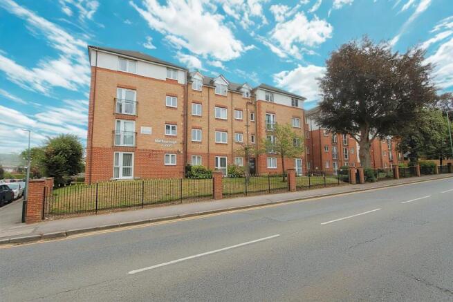 2 bedroom flat for sale