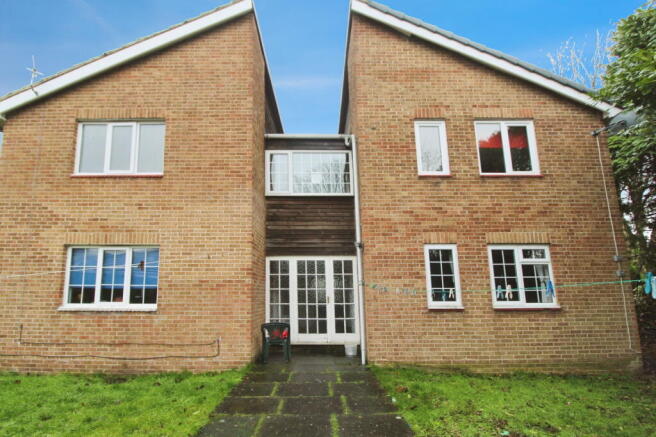 1 bedroom ground floor flat for sale