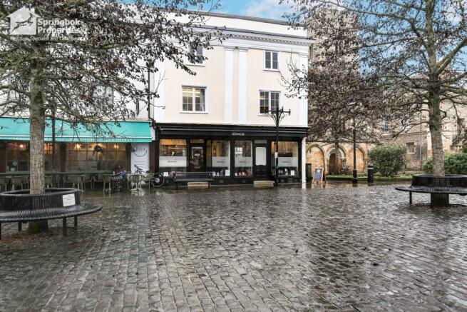 2 bedroom flat for sale