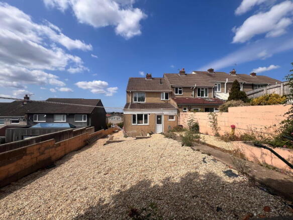 5 bedroom semi-detached house for sale