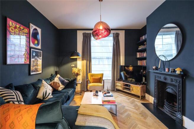 2 bedroom maisonette for sale