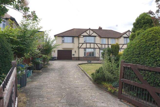 5 bedroom semi-detached house for sale