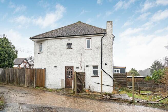 2 bedroom maisonette for sale