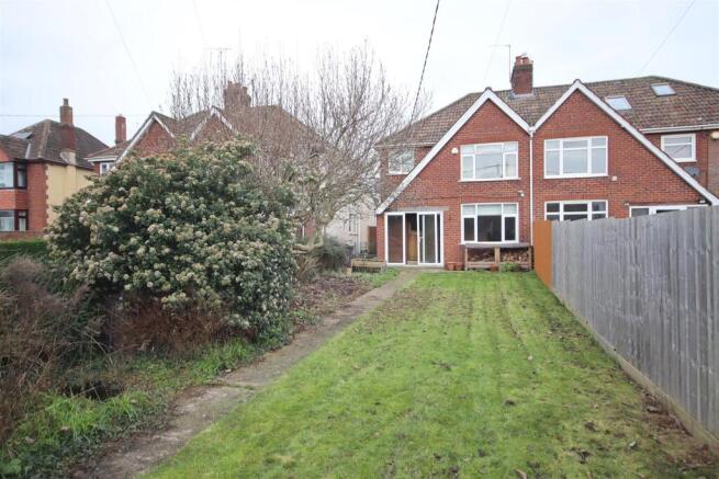 3 bedroom semi-detached house for sale