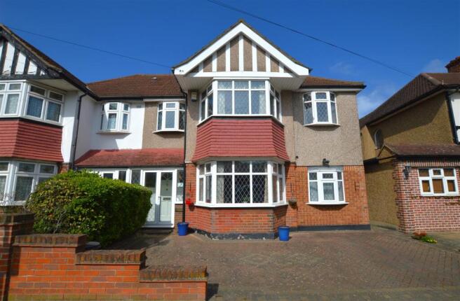 5 bedroom semi-detached house for sale