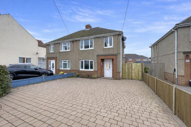 3 bedroom semi-detached house for sale