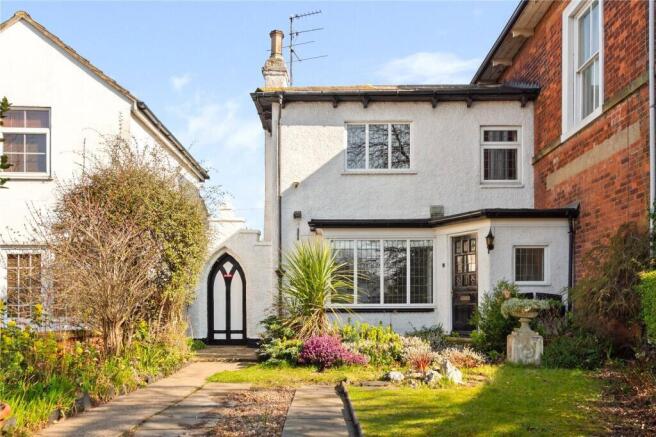 2 bedroom cottage for sale