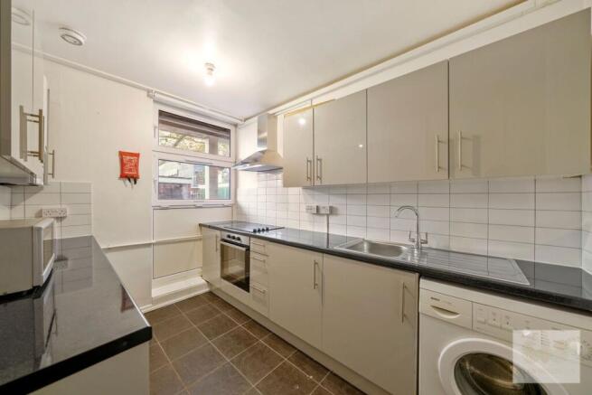 3 bedroom maisonette for sale