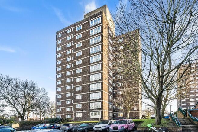 3 bedroom flat for sale