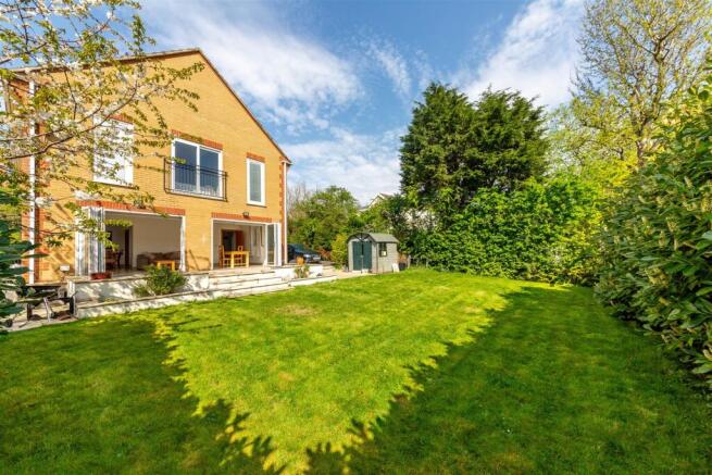 5 bedroom house for sale