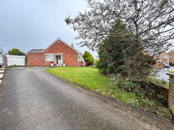 2 bedroom semi-detached bungalow for sale