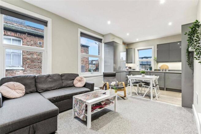 2 bedroom maisonette for sale