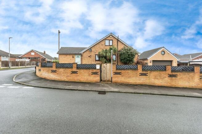 4 bedroom semi-detached bungalow for sale