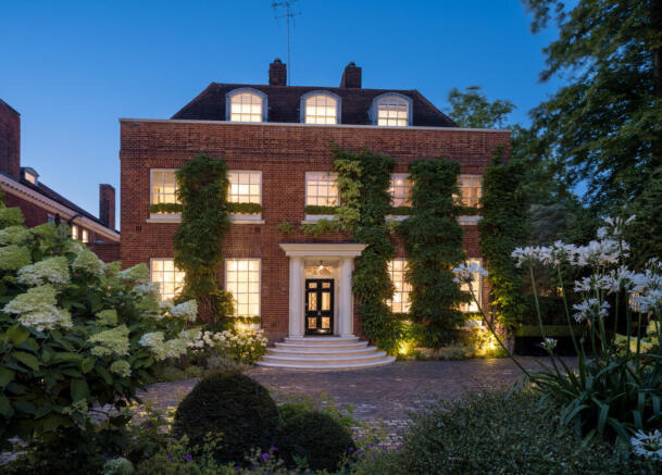 10 bedroom detached house for sale