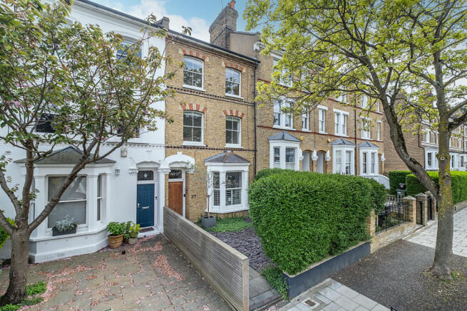 5 bedroom terraced house for sale